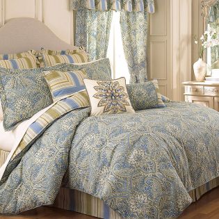 Comforter-Swept AwayQueen Bedding